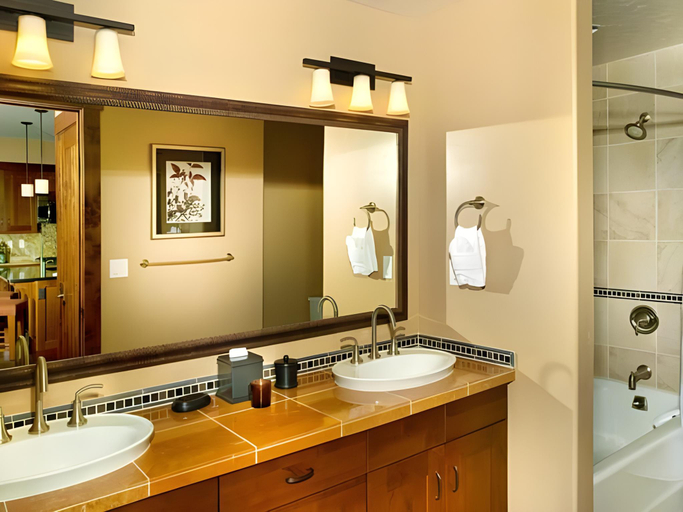 Bathroom 3, Water House on Main Street, Summit