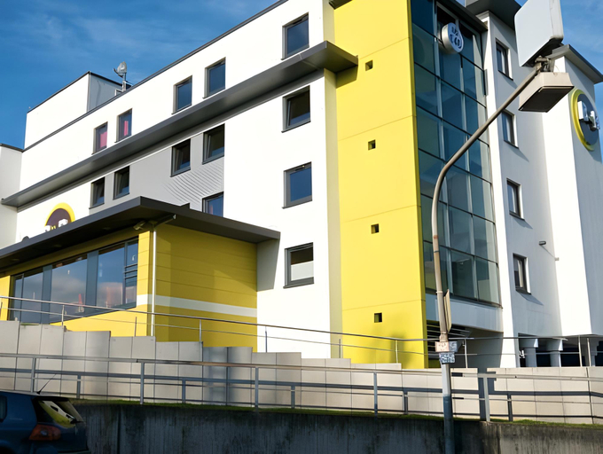 Exterior & Views 10