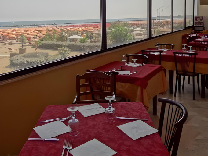 Food & Drinks 5, Hotel Blumen, Rimini