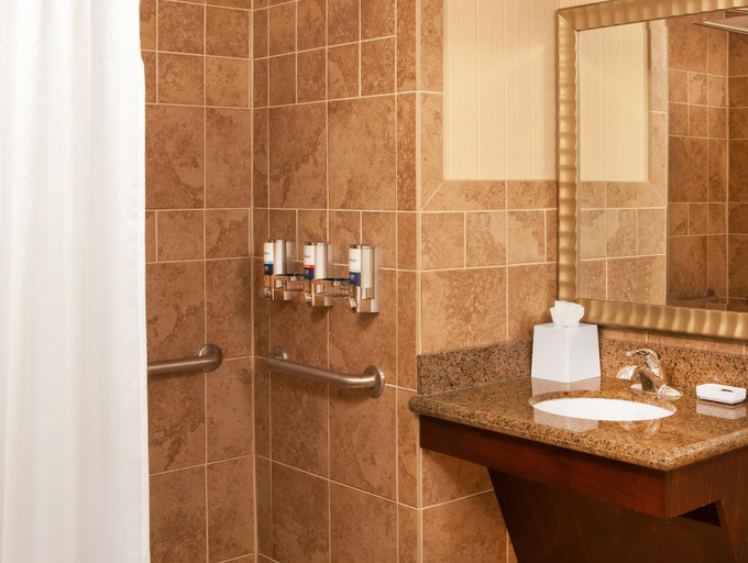 Bathroom 4, Quality Inn West Lafayette - University Area, Tippecanoe