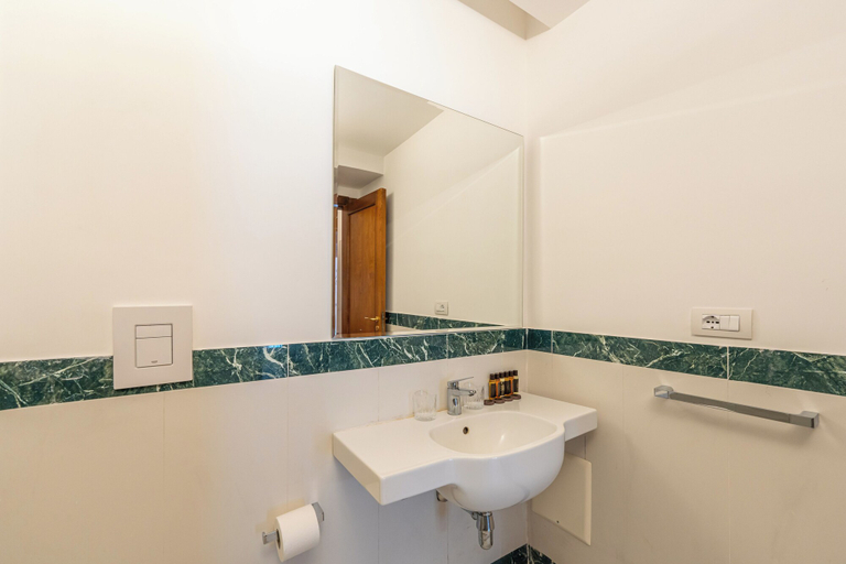Bathroom 3, CORTE SATRIANO RESIDENCE, Napoli