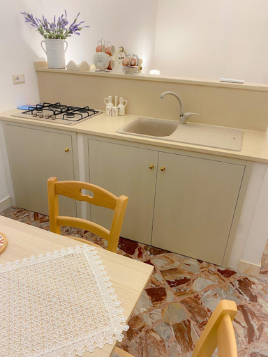 Others 4, La Casa di Nonna Sisina, Bari