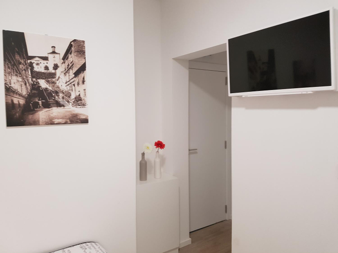 Bedroom 2, Haustor Apartments, Zagreb