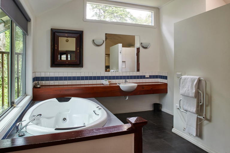 Others 5, Ashwood Cottages, Alpine - East