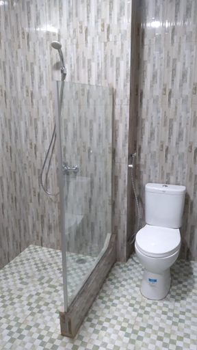 Bathroom 4