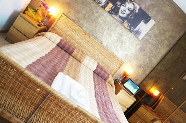 Others 5, B&B Stephany, Sondrio