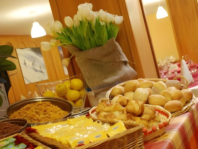 Food & Drinks 5, Hotel Teola, Sondrio