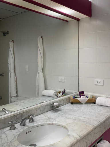 Bathroom 3, Hotel Tocarema, Girardot