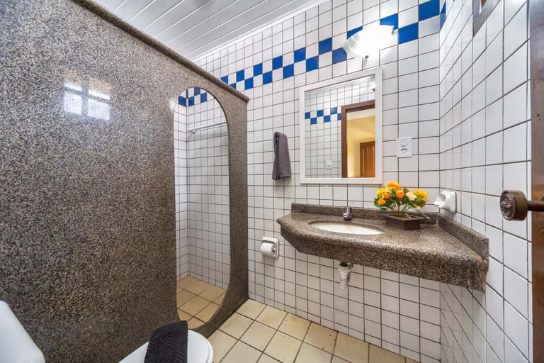 Bathroom 3, Hotel Fenix, Porto Seguro