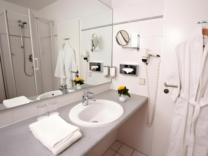 Bathroom 5, Best Western Hotel Geheimer Rat, Magdeburg