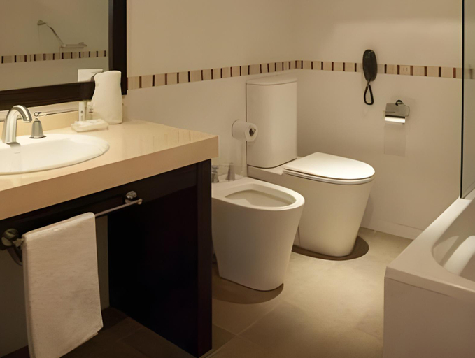 Bathroom 4, Ariston Hotel, Rosario