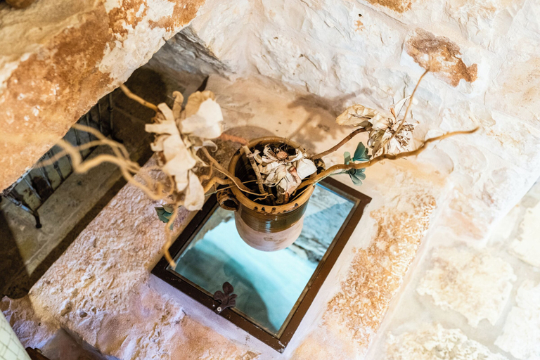 Bathroom 3, Sopra i Sassi intera o singoli trulli, Brindisi
