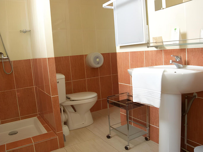 Bathroom 4, Hotel Le Passiflore, Charente