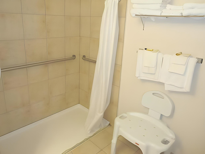 Bathroom 3, TownHouse Extended Stay Hotel Downtown, Lancaster