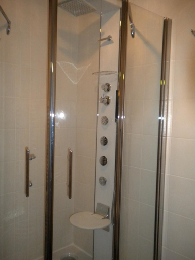 Bathroom 3, Hotel Restaurant A l'Ange, Bas-Rhin