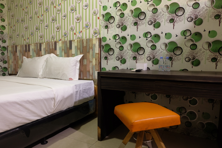 Bedroom 4, Louise Hotel, Deli Serdang