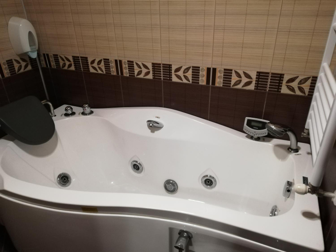 Bathroom 3, Heat Complex Family Hotel, Peshtera