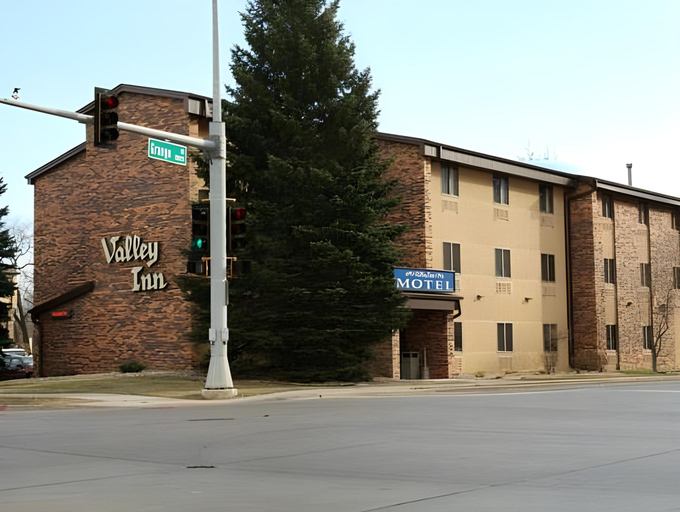 Exterior & Views, Valley Inn, Minnehaha