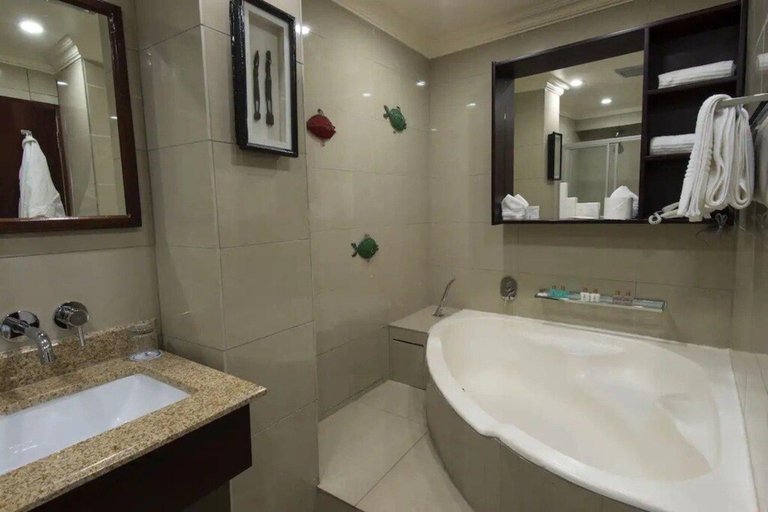 Bathroom, A'Zambezi River Lodge, Hwange