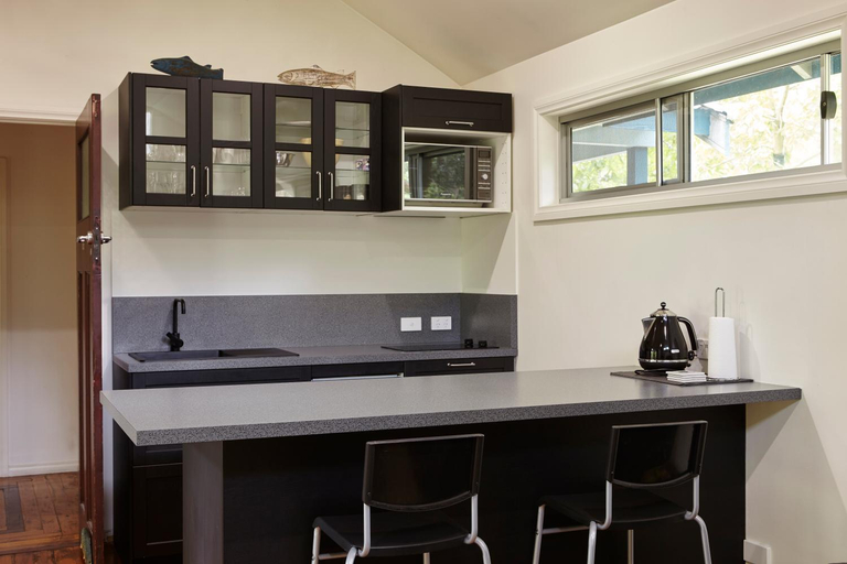 Others 5, Ashwood Cottages, Alpine - East