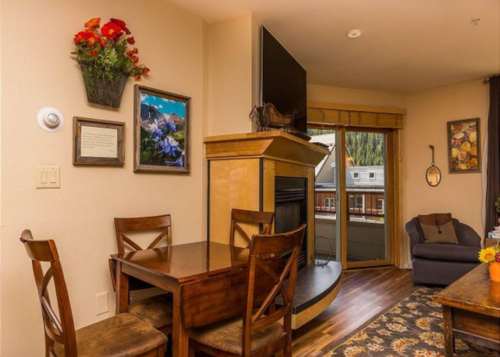 Dining Room 9