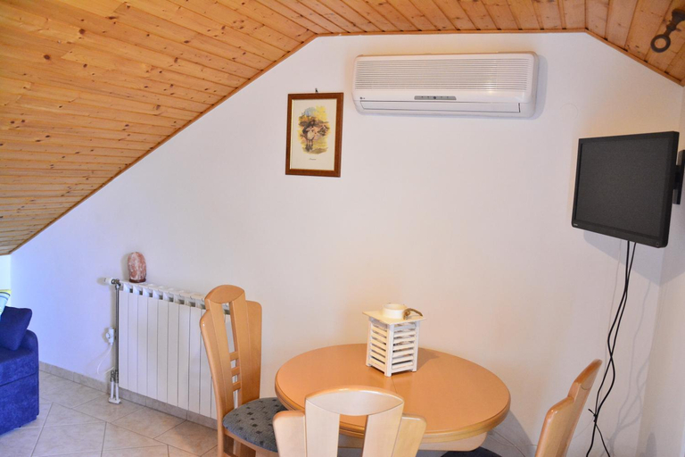 Others 3, Apartments Bakuk, Stari Grad