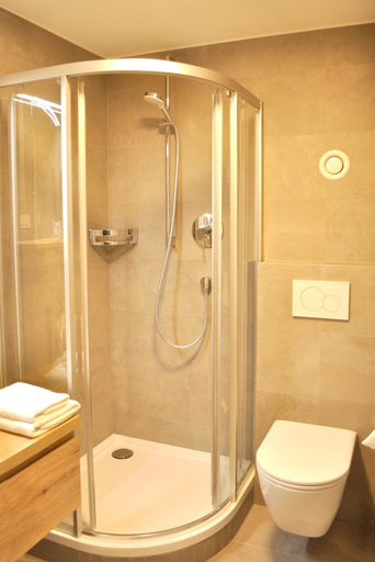 Bathroom 4
