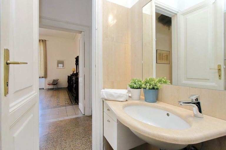 Bathroom 3, Tiberina Spacious Apartment, Rome