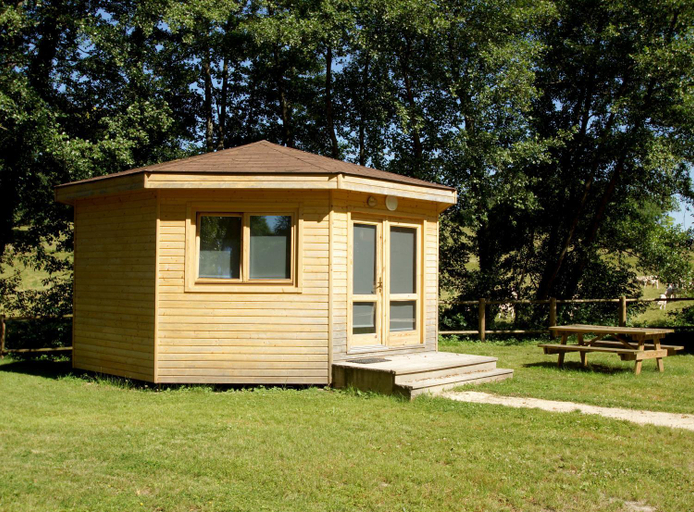 Exterior 9