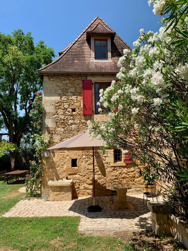 Maison Les Volets Rouges avec vue exceptionnelle proche de Sarlat, Dordogne