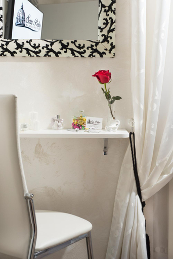 Bathroom 2, San Pietro Panoramic View, Rome