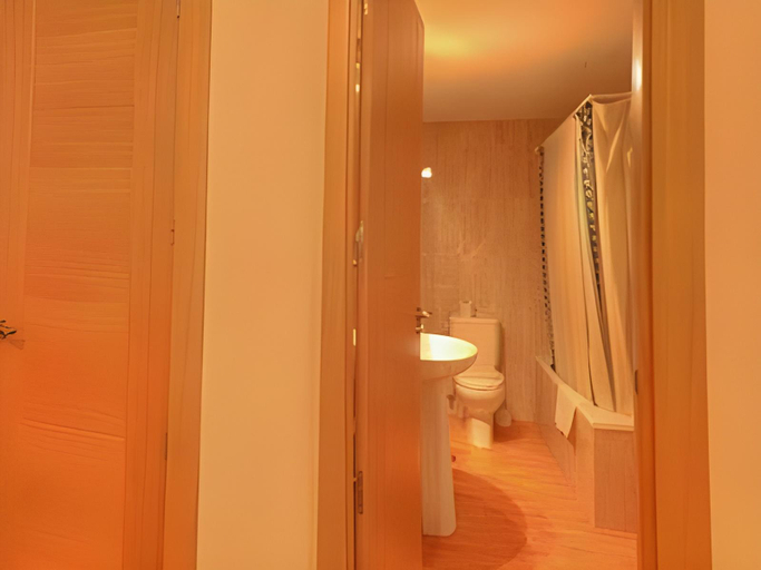 Bathroom 4, Hotel Torrezaf, Jaén