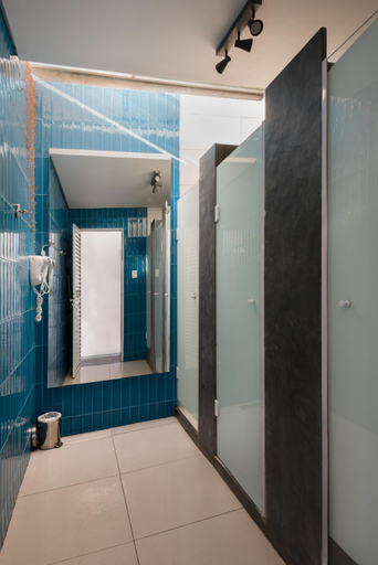 Bathroom 9