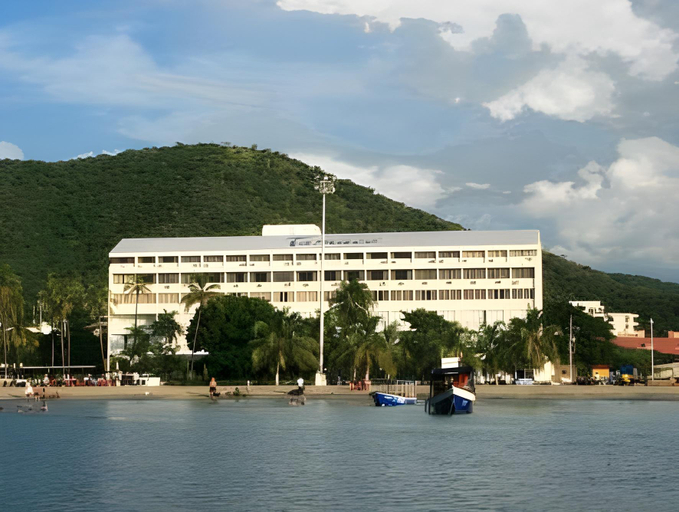 Exterior & Views 2, Tamaca Beach Resort, Santa Marta (Dist. Esp.)