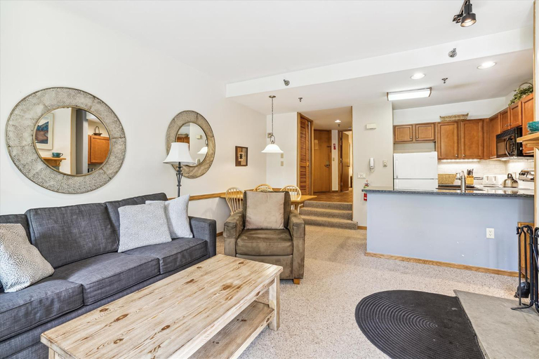 Others 5, Highridge D5 Quaint 1 bedroom Condo, Rutland