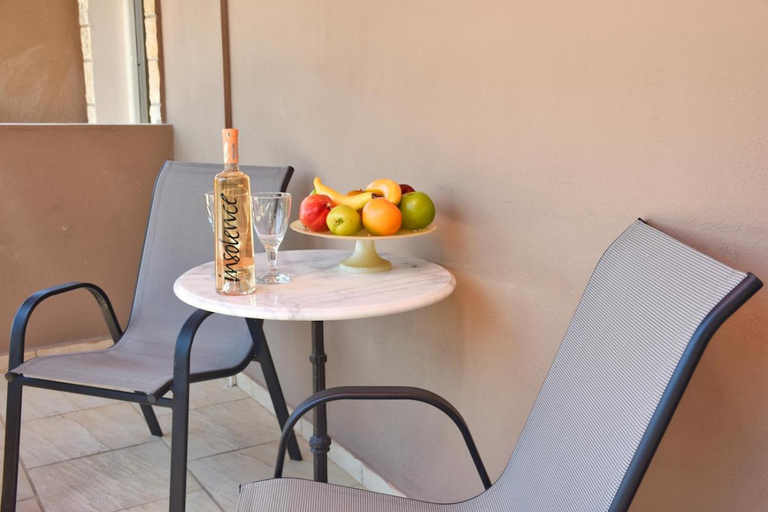 2, Mike's apartments, Ionian Islands