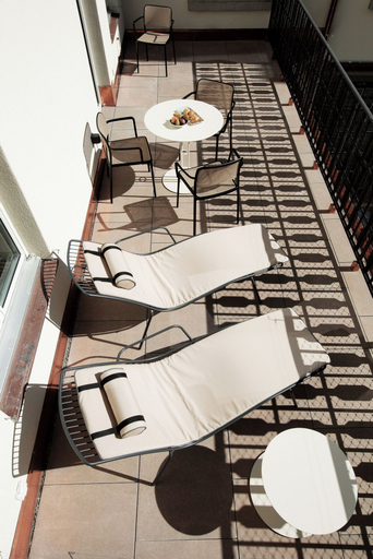 Exterior & Views 12