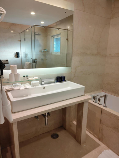 Bathroom 4, Claresta Hotels, Krishnagiri