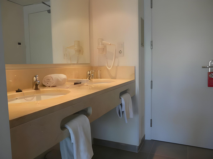 Bathroom 5, FERGUS Club Palmanova Park, Baleares
