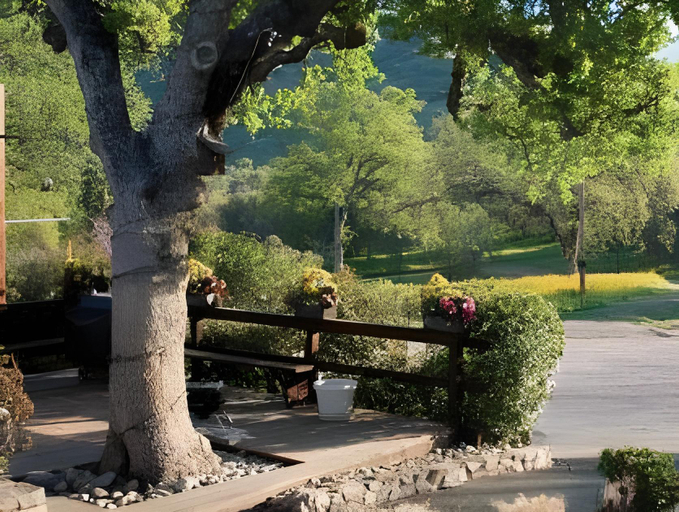 Others 5, Sequoia Village, Tulare