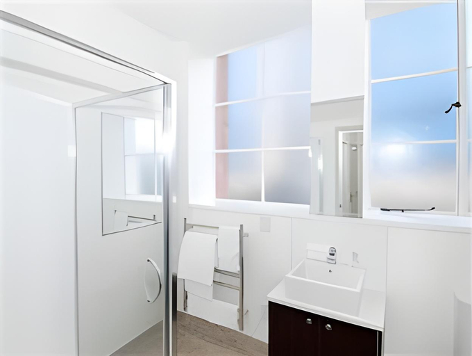 Bathroom 4, Quest Hamilton, Hamilton