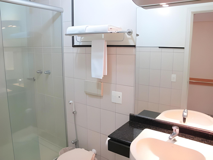 Bathroom 5, Intercity Aeroporto Porto Alegre, Porto Alegre