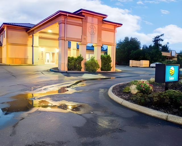 Exterior & Views 1, Quality Inn Florence, Lane
