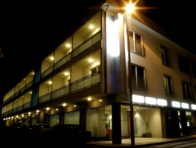 Exterior & Views 11