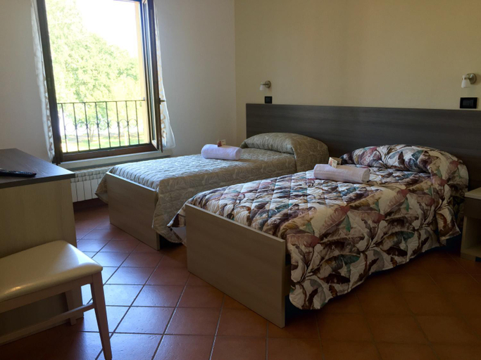 Others 5, Residenza Bibiena - Lake View -, Mantua