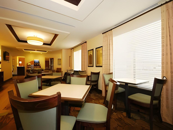 Food & Drinks 5, Wingate by Wyndham Kittanning, Armstrong
