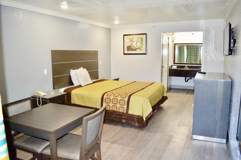 Others 5, Budget Inn, Los Angeles