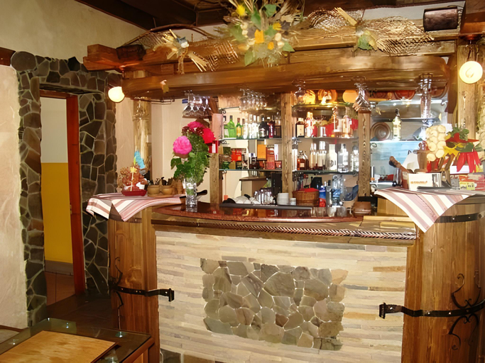 Food & Drinks 3, Zabava Guest House, Tysmenyts'kyi