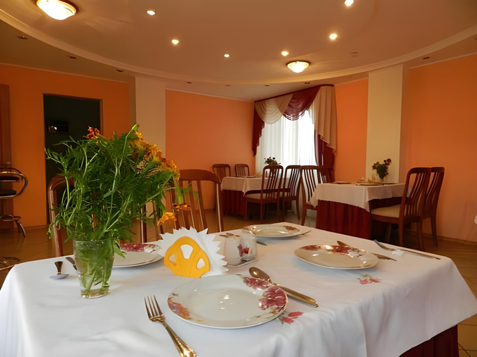 Food & Drinks 3, Hotel Aviator, Vysokogorskiy rayon