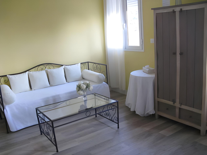 Bedroom 2, Hotel La Fiancee du Pirate, Alpes-Maritimes